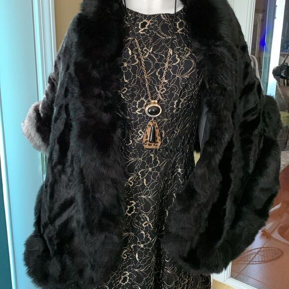 Caracilua OS women's luxury faux fur jacket/wrap/cape/shawl for wedding party - Picture 9 of 11